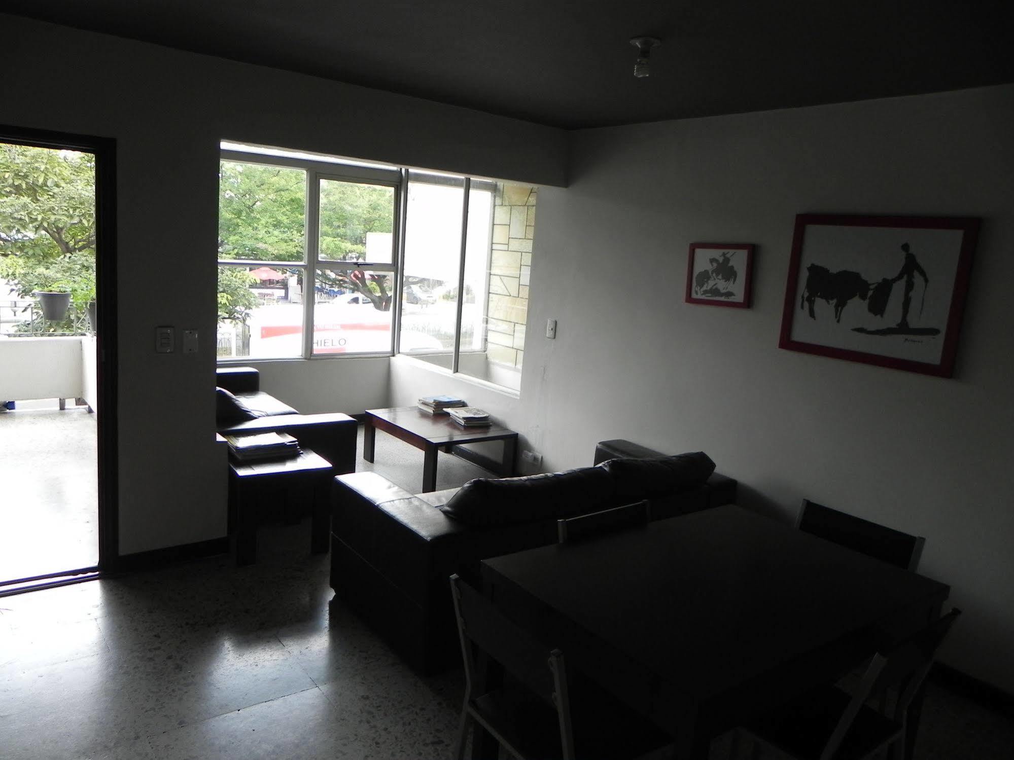Hostal Tamarindo Inn Medellín Eksteriør bilde