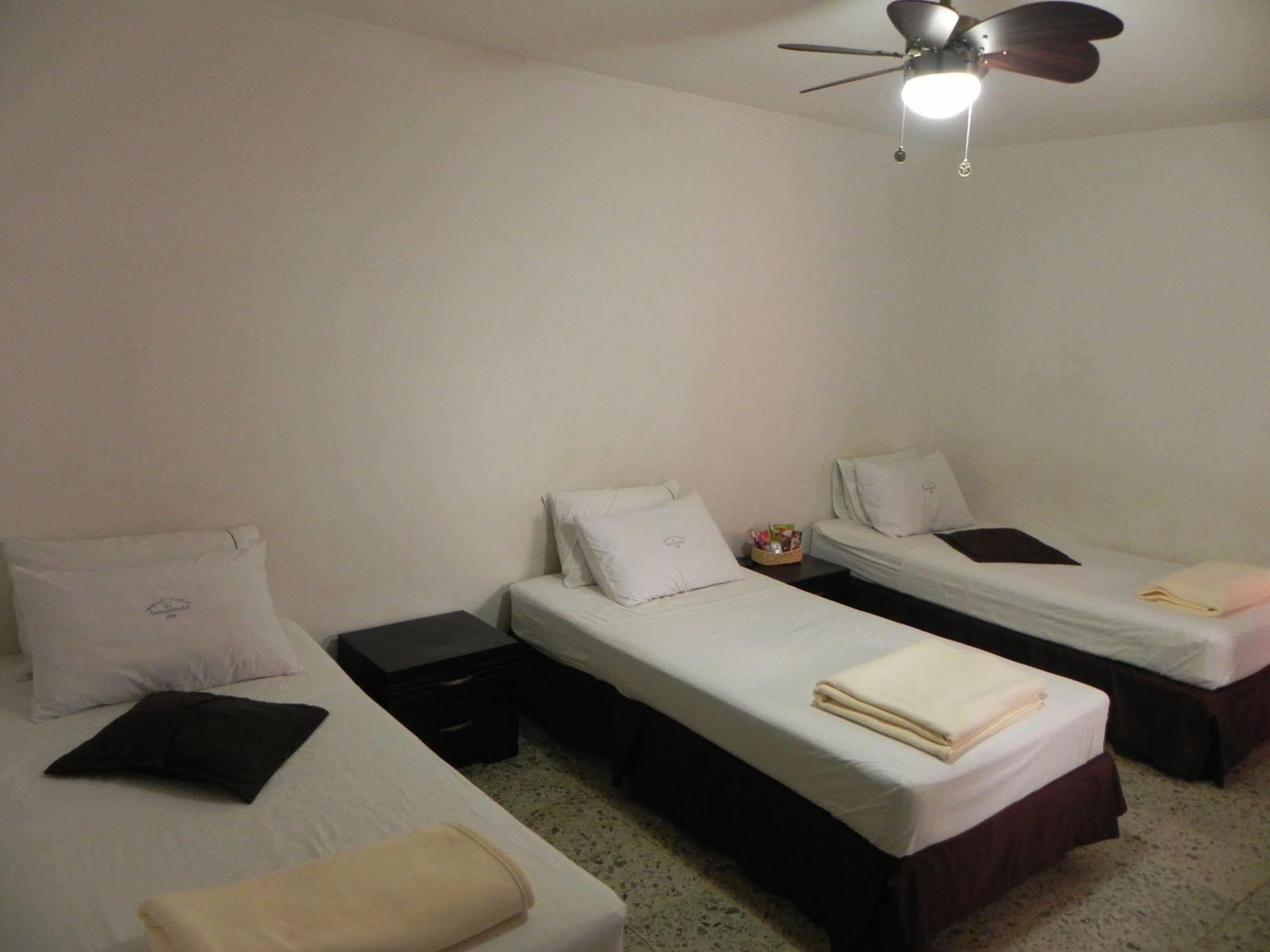 Hostal Tamarindo Inn Medellín Eksteriør bilde